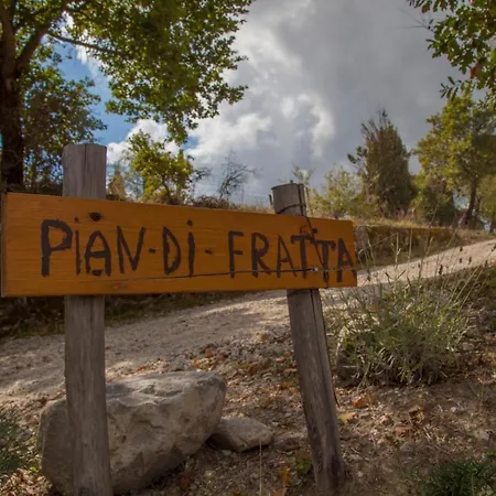 Casale Pian Di Fratta Hébergement de vacances *
